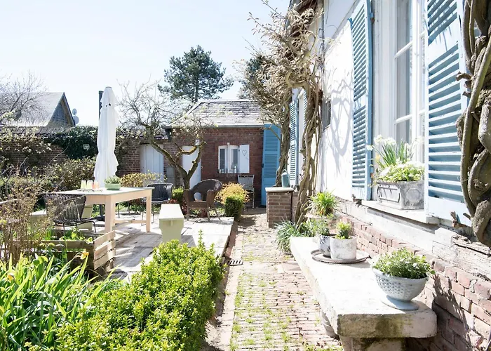 Holiday home Domaine De Saint-saturnin Morvillers-Saint-Saturnin